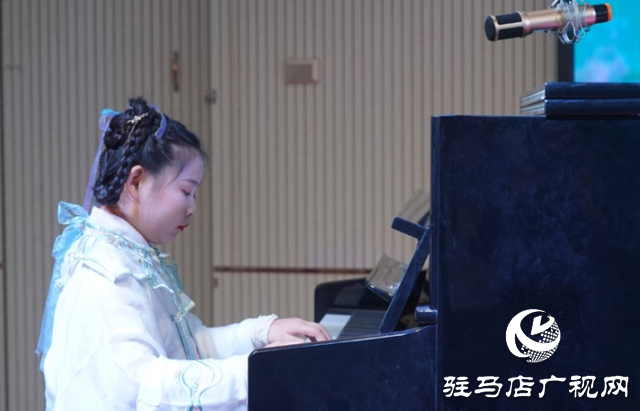 “手拉手共成長”金秋鋼琴音樂會在泌陽縣特殊教育學校精彩上演